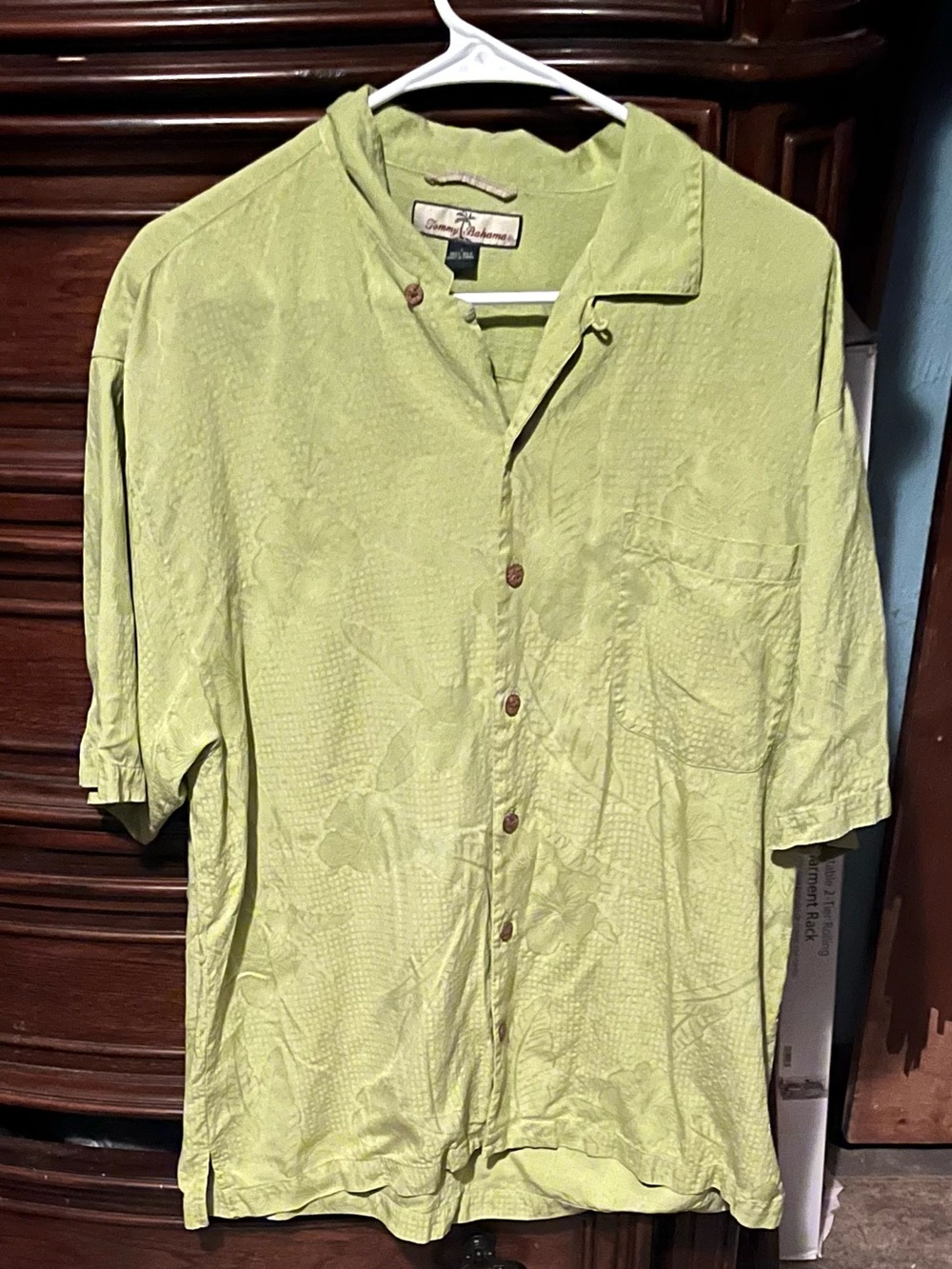 Mens large 100% Silk Tommy Bahama Light Lime Green Short-Sleeve Button up Shirt